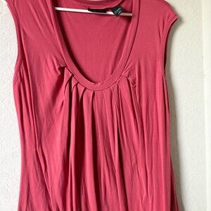 New York & company byrtech largeSleeveless Pleat-Front Women's Top in Rose Pink